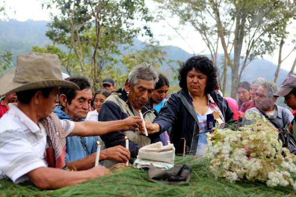 Berta Caceres, winner of the 2015 Goldman Environmental Prize with her constituents. This image is not available under 4.0 Creative Commons license.