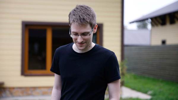 CITIZENFOUR tells the story of Edward Snowden, the man who provides evidence of the indiscriminate invasions of privacy by the NSA. This image is not available under the 4.0 Creative Commons license.