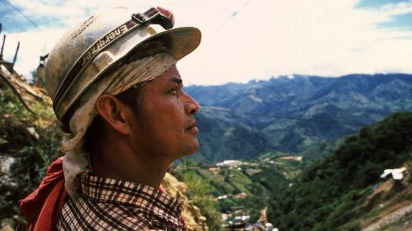 The residents of Marmato stand up to a Canadian company wanting to displace them to make way for an open-pit mining project. This image is not available under the 4.0 Creative Commons license.