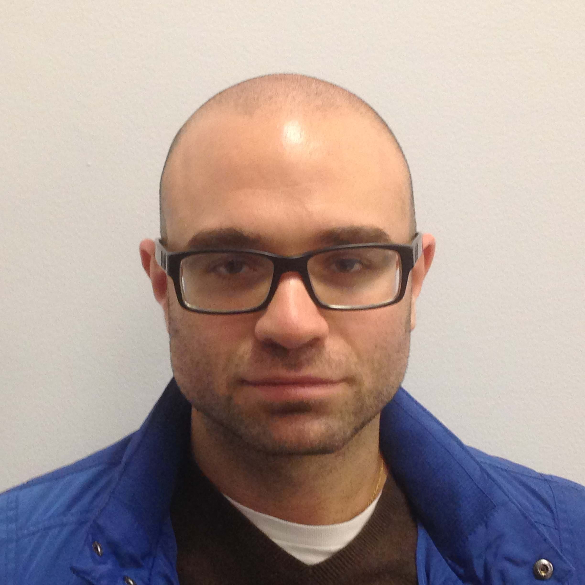 Christopher Dekki, Communitas