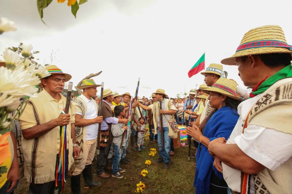 Indigenous Guard members at the Association of Indigenous Cabildos in the North of Cauca, Colombia. October 12, 2017. Dredit: Patricia Rincon / Ford Foundation.