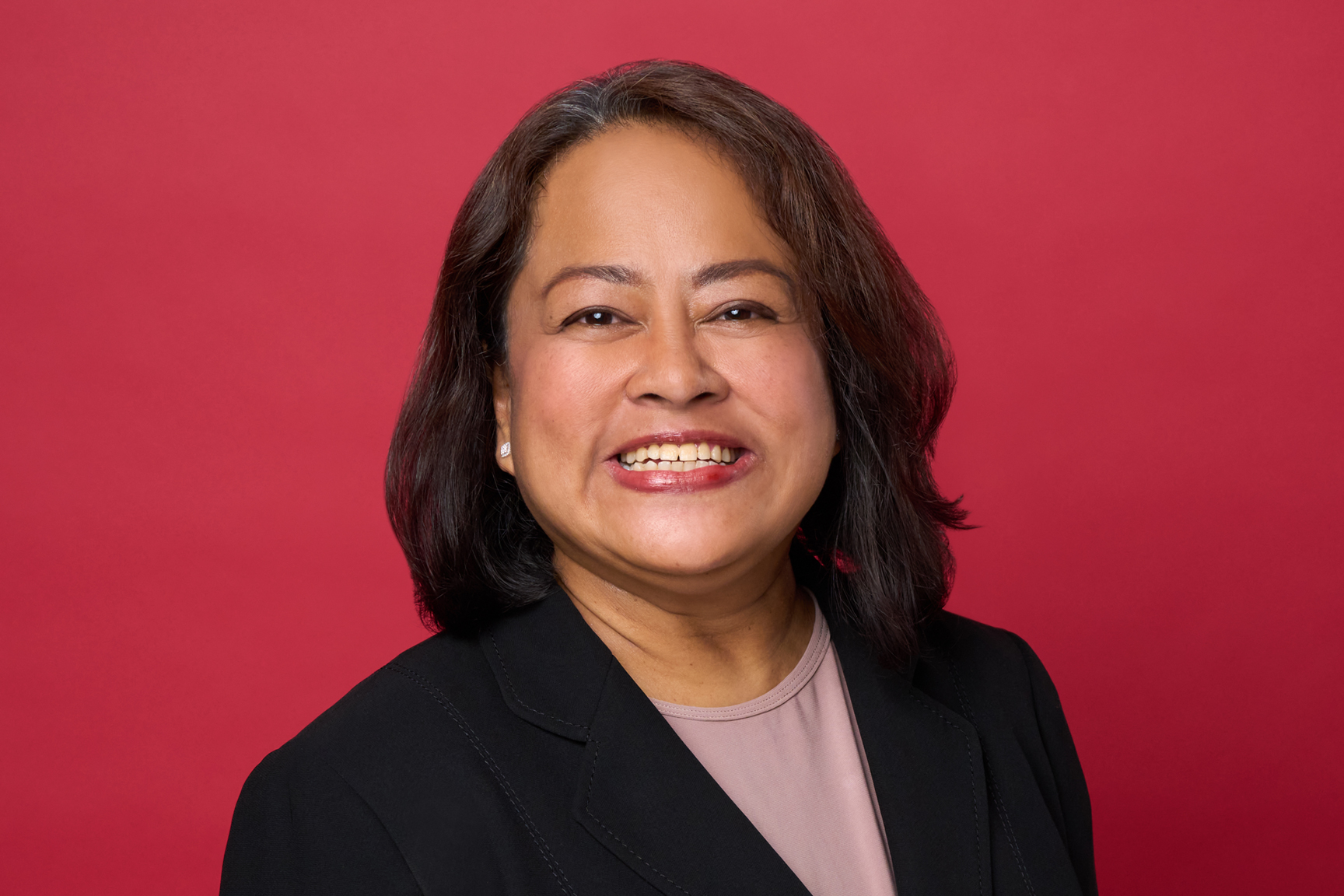 Portrait of Farah Sofa